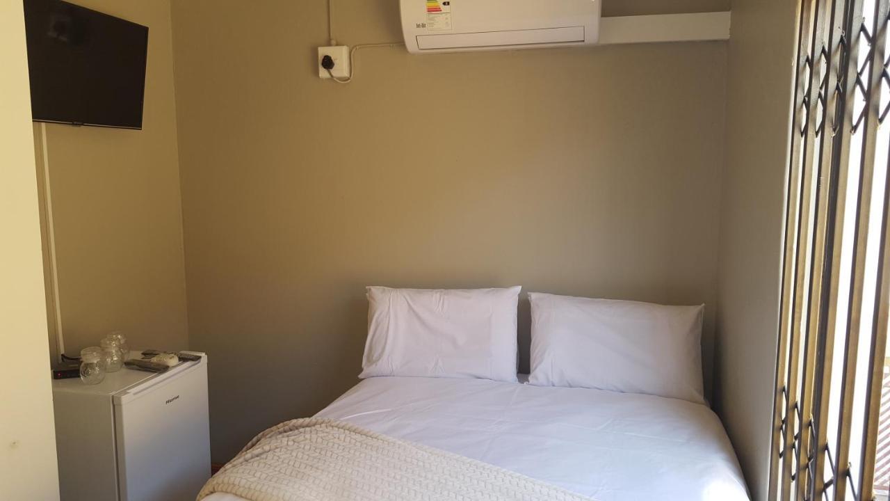 Tlelakufuma Guest House Johannesburg Dış mekan fotoğraf