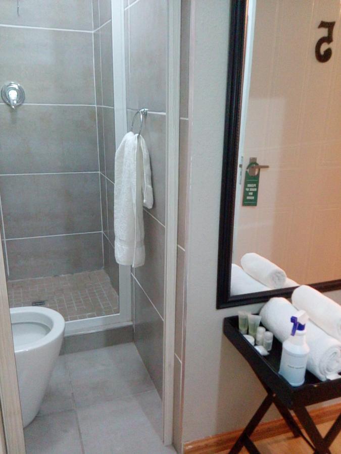 Tlelakufuma Guest House Johannesburg Dış mekan fotoğraf