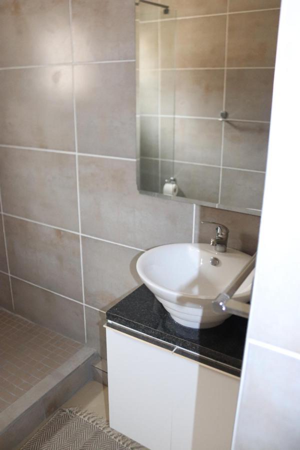 Tlelakufuma Guest House Johannesburg Dış mekan fotoğraf