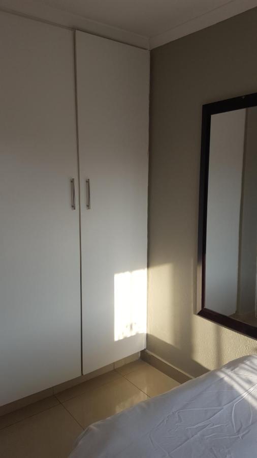 Tlelakufuma Guest House Johannesburg Dış mekan fotoğraf